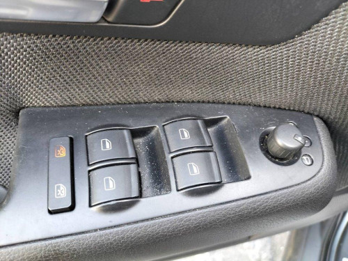  AUDI A4 BERLINA (8E) 