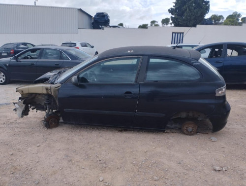 SEAT IBIZA (6L1) — vehículo donante para recambios 