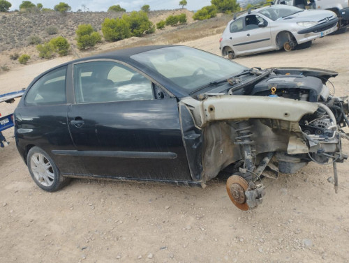 SEAT IBIZA (6L1) — vehículo donante para recambios 