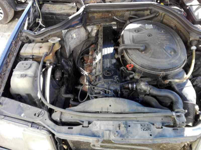 MERCEDES-BENZ CLASE 124 (BM 124) BERLINA