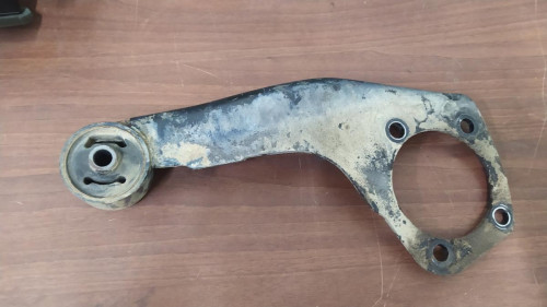SOPORTE MOTOR Mitsubishi MONTERO (V20/V40) 