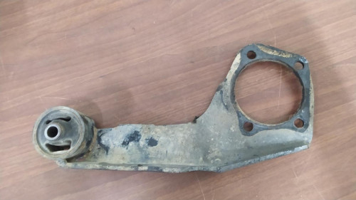 SOPORTE MOTOR Mitsubishi MONTERO (V20/V40) 