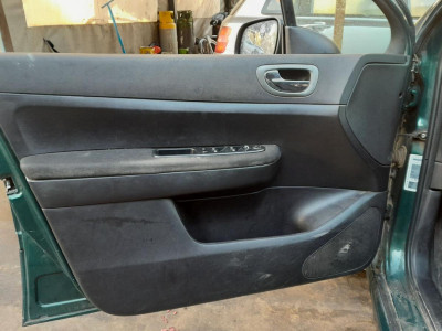 PEUGEOT 307 (S1)(04.2001)
