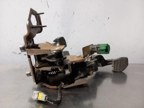  PEDAL EMBRAGUE PEUGEOT 208 