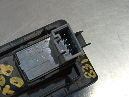  MANDO ELEVALUNAS TRASERO DERECHO VOLKSWAGEN PASSAT BERLINA (362) 