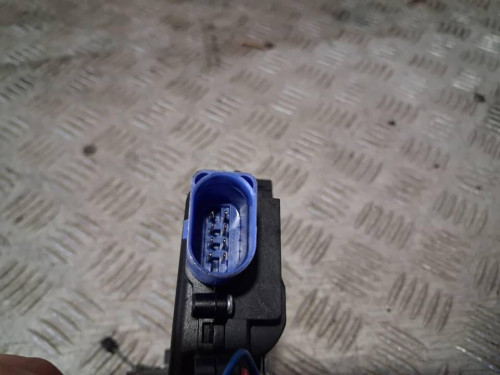 CERRADURA PUERTA DELANTERA DERECHA 