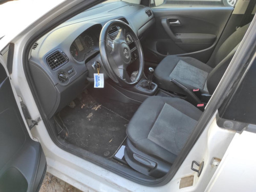 VOLKSWAGEN POLO V (6R1) — vehículo donante para recambios 