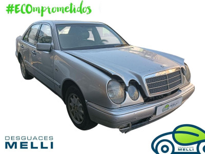 MERCEDES-BENZ CLASE E (BM 210) BERLINA