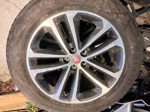 LLANTA JAGUAR F-PACE 
