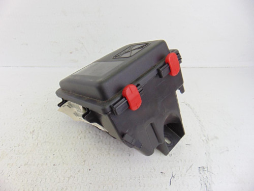 CAJA RELES / FUSIBLES de segunda mano