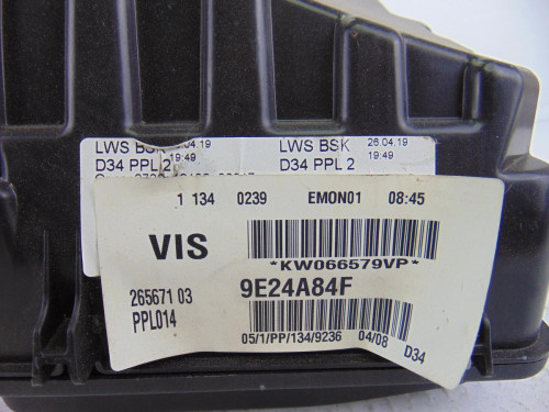 CAJA RELES / FUSIBLES de segunda mano