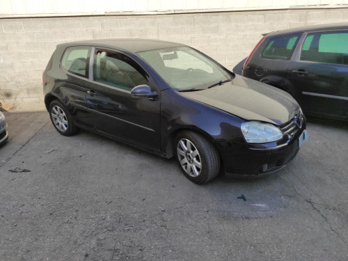 VOLKSWAGEN GOLF V (1K1)(10.2003) — vehículo donante para recambios 