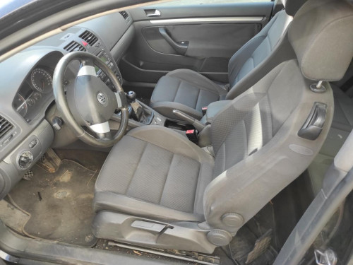 VOLKSWAGEN GOLF V (1K1)(10.2003) — vehículo donante para recambios 
