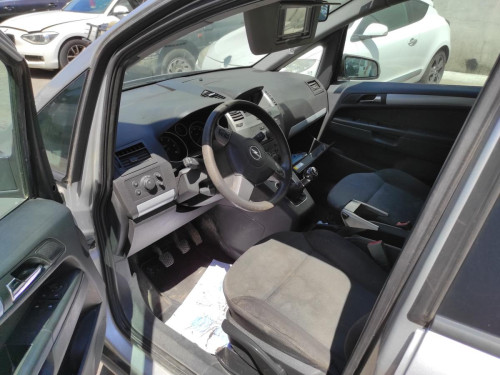 OPEL ZAFIRA B — vehículo donante para recambios 
