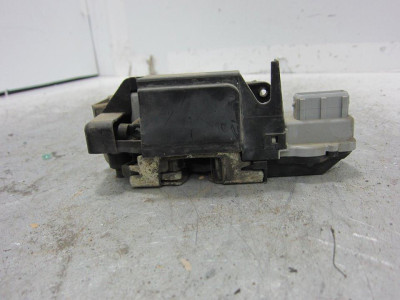 CERRADURA PUERTA TRASERA DERECHA