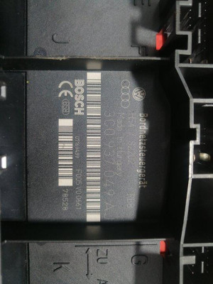 CAJA RELES / FUSIBLES, VOLKSWAGEN, EOS (1F7)(2006)