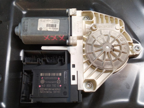  MOTOR ELEVALUNAS DELANTERO DERECHO 