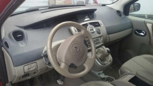 RENAULT SCENIC II (JM) — vehículo donante para recambios 