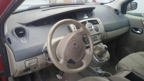 RENAULT SCENIC II (JM) — vehículo donante para recambios 