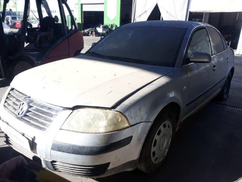  VOLKSWAGEN PASSAT BERLINA (3B3) 