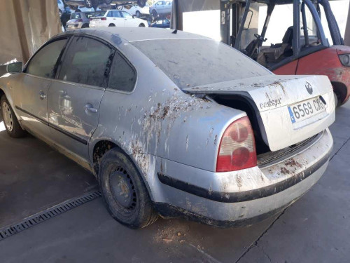  VOLKSWAGEN PASSAT BERLINA (3B3) 