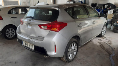 TOYOTA AURIS (E18)