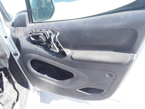 GUARNECIDO PUERTA DELANTERA DERECHA PEUGEOT PARTNER TEPEE 