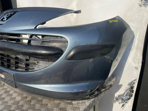 PARAGOLPES DELANTERO 