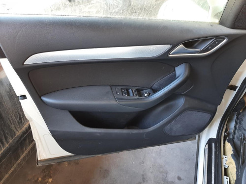  AUDI Q3 (8UB) 