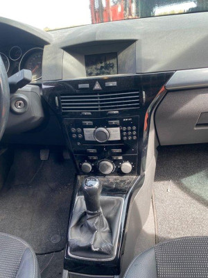 OPEL ASTRA H BERLINA
