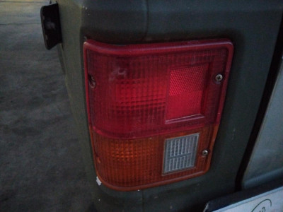 PILOTO TRASERO IZQUIERDO Mitsubishi Galant Berlina (E30)(1988->)