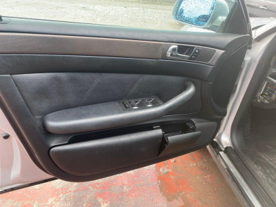 AUDI A6 AVANT (4B5)