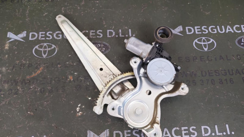 ELEVALUNAS TRASERO DERECHO Toyota LAND CRUISER (J12) 