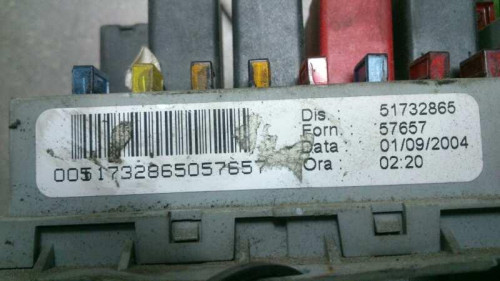  CAJA RELES / FUSIBLES FIAT STILO (192) 