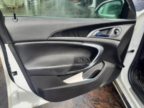 OPEL INSIGNIA BERLINA — автомобиль-донор на запчасти 