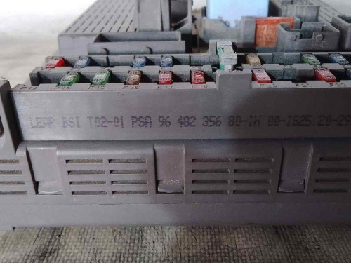 CAJA RELES / FUSIBLES Citroen C5 BERLINA 