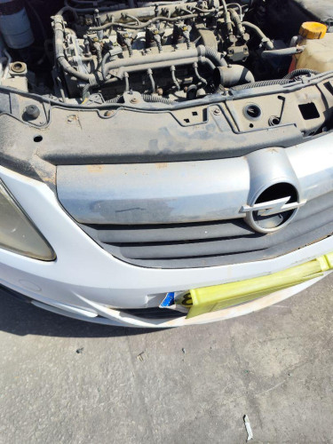 REJILLA DELANTERA OPEL CORSA D 