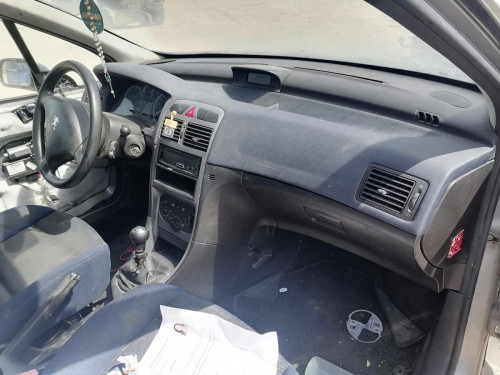 PEUGEOT 307 (S1)(04.2001) — vehículo donante para recambios 