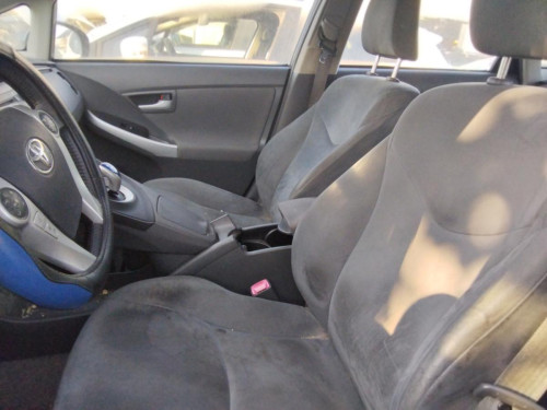  TOYOTA PRIUS (ZVW30) 