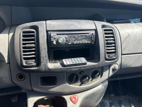CONSOLA CENTRAL RENAULT TRAFIC II FURGÓN 