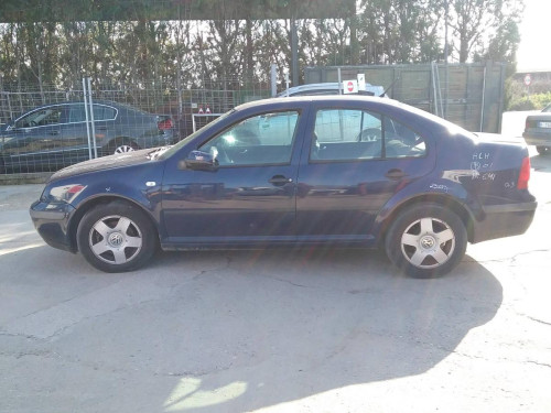  VOLKSWAGEN BORA BERLINA (1J2)(1998) 