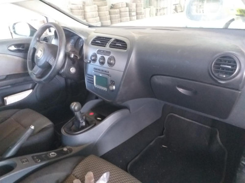 GUANTERA Seat LEON (1P1) 