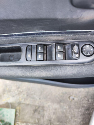 MANDO ELEVALUNAS DELANTERO IZQUIERDO