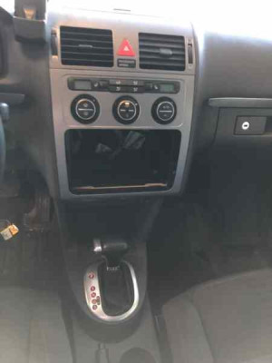 VOLKSWAGEN TOURAN (1T2)