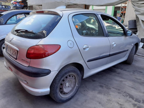 PEUGEOT 206 — vehículo donante para recambios 