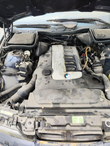 BMW SERIE 5 BERLINA (E39) — vehículo donante para recambios 