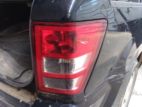 PILOTO TRASERO DERECHO JEEP GRAND CHEROKEE (WH) 