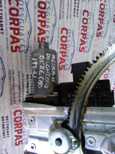 ELEVALUNAS DELANTERO DERECHO OPEL ASTRA H BERLINA 