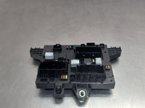  CAJA RELES / FUSIBLES Opel ZAFIRA C TOURER 