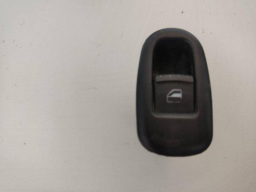  MANDO ELEVALUNAS DELANTERO DERECHO SEAT LEON (1M1) 